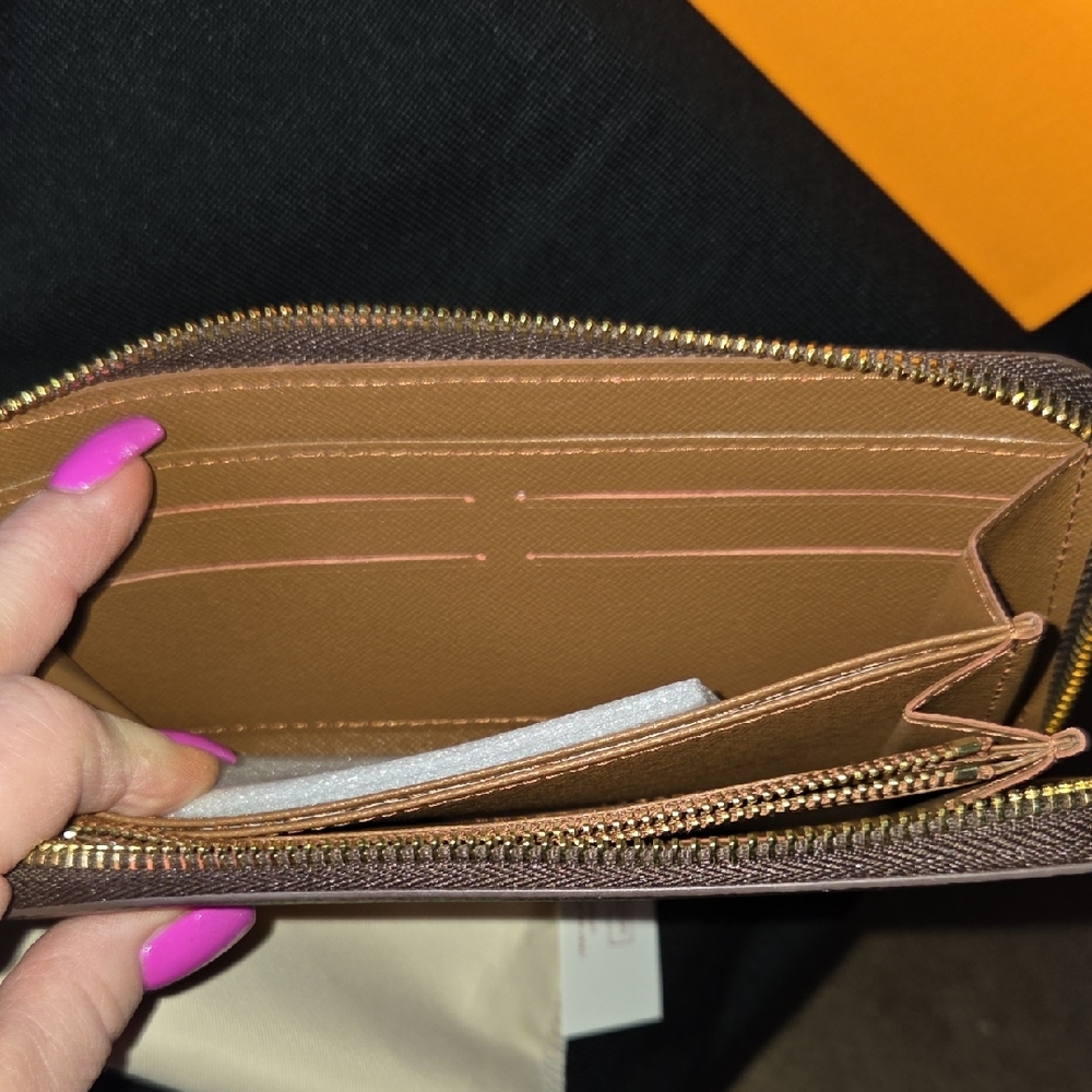 Louis Vuitton Tan Wallet - Picture 6 of 11